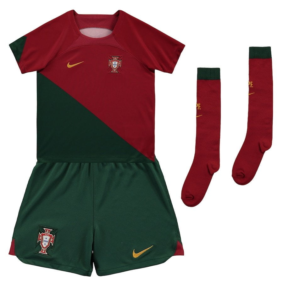 portugal-home-stadium-kit-2022-little-kids_ss4_p-13304617u-b6rk7ru67z712x5b5eimv-15d34f0d632f47fcaab7af1d3796a8d9.jpg 22/23 Kids Portugal Home Kit - Image 1