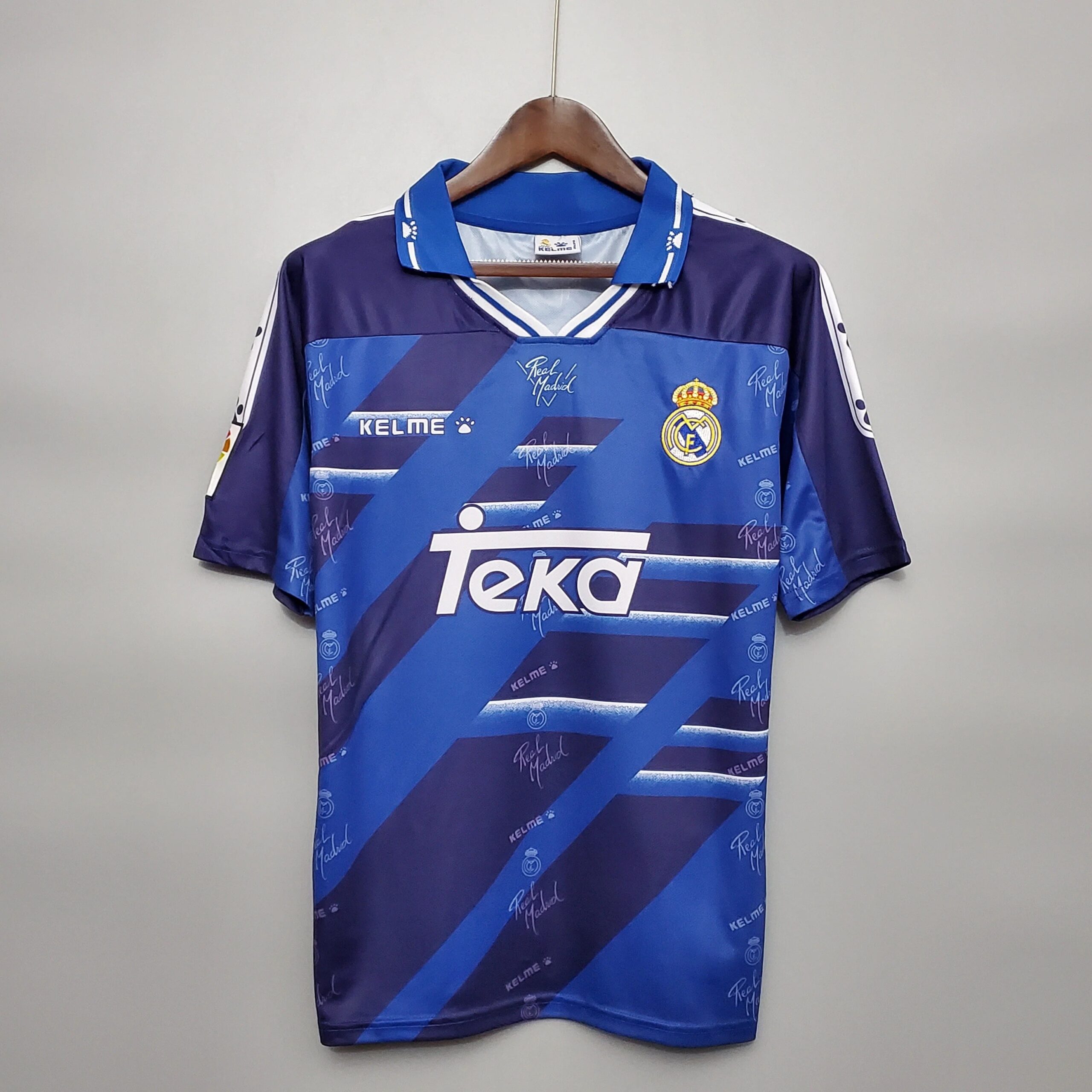 客场球衣-Real-Madrid-1995-1996-away-shirt-4-scaled-1.jpg Real Madrid 1995 - 1996 home kit - Image 1