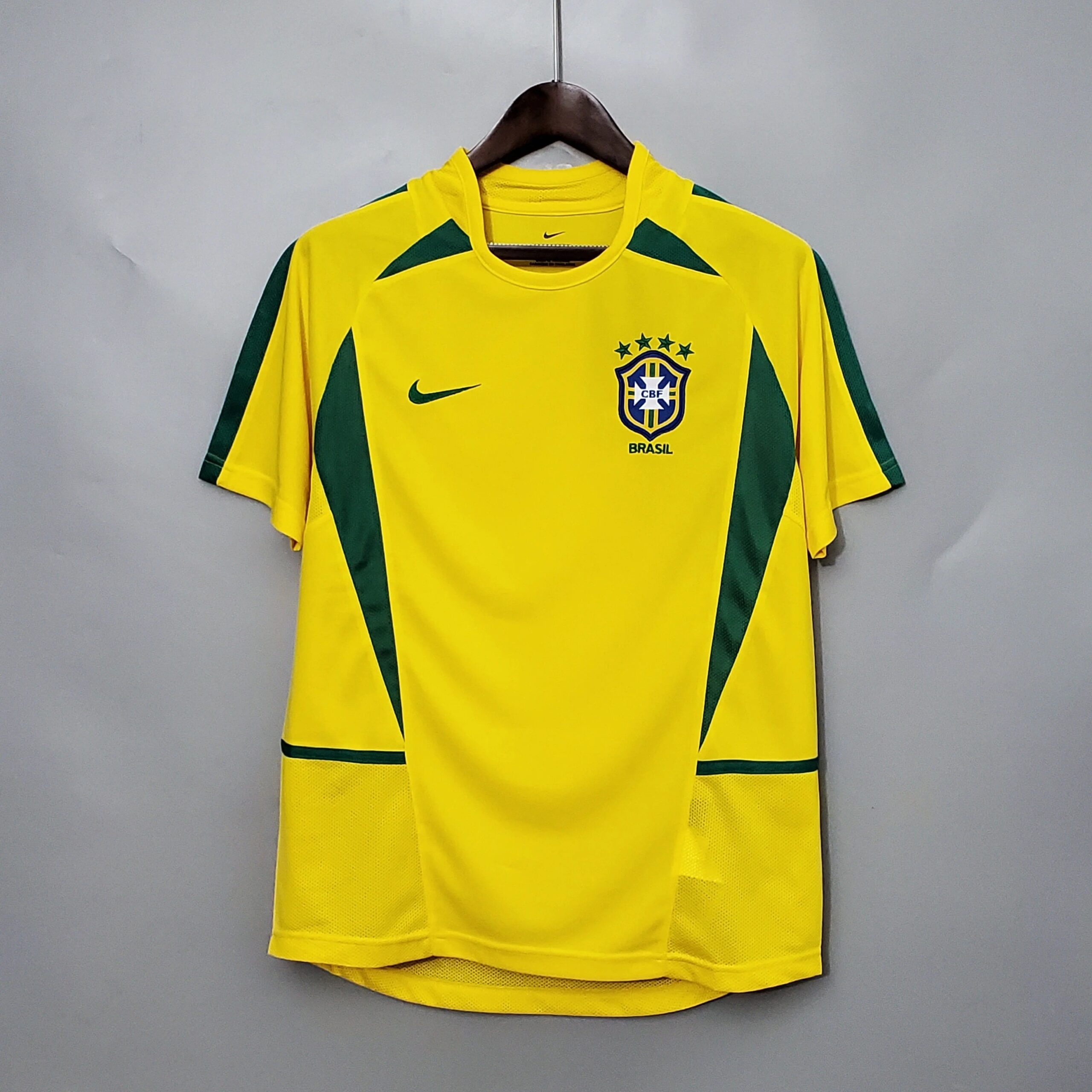 巴西队-2002-年主场球衣_-3-scaled-1.jpg Brazil's 2002 home kit - Image 1
