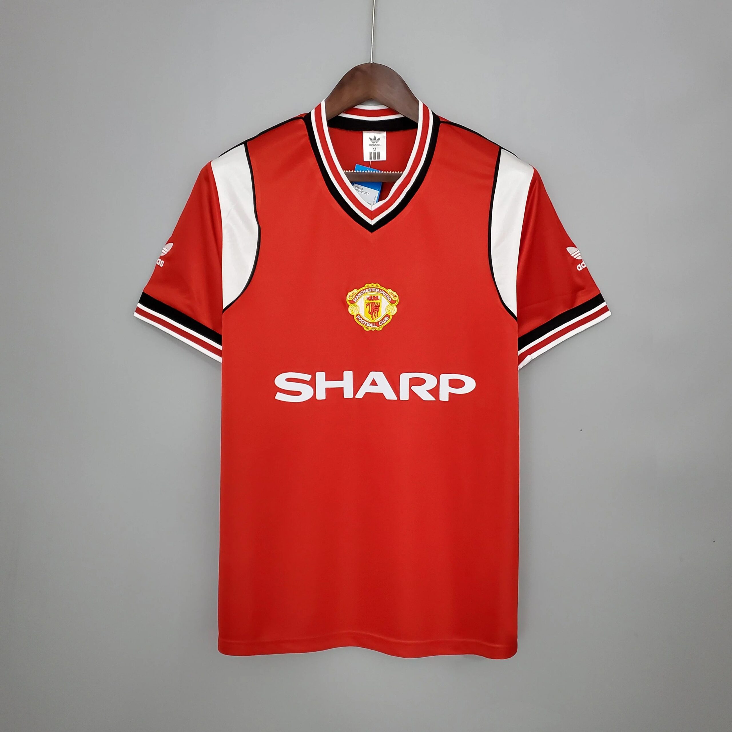 曼联-1985-1986-主场球衣-1-scaled-1.jpg Manchester United 1985-1986 home shirt - Image 1