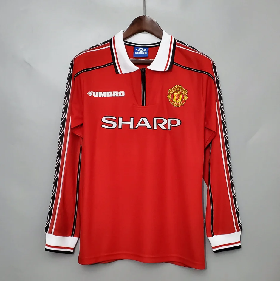 曼联-1998-1999-主场长袖球衣-2.png Manchester United 1998 - 1999 home long-sleeved shirt - Image 1
