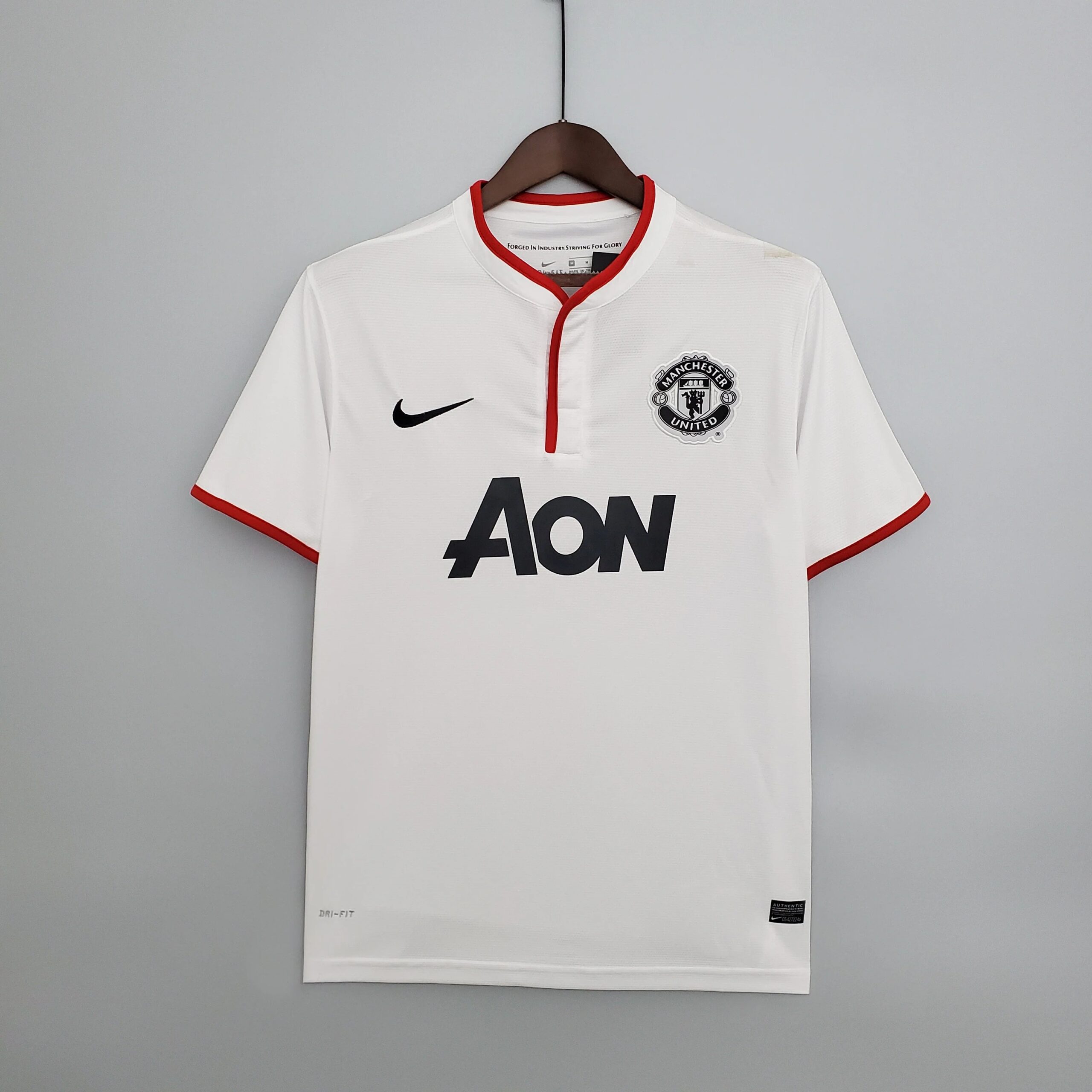 曼联-2013-2014-赛季第三球衣-scaled-1.jpg Manchester United's third shirt for the 2013-2014 season - Image 1