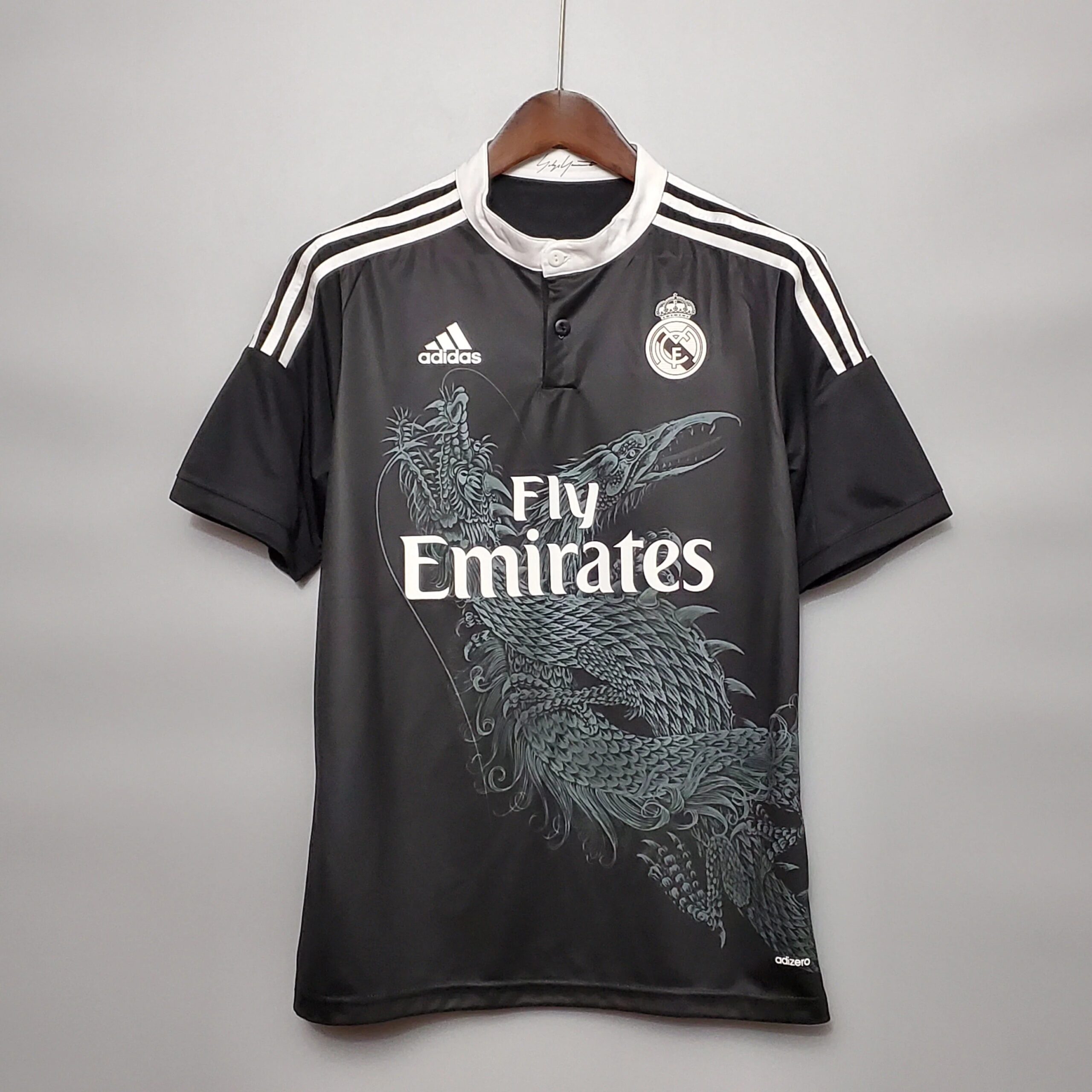 皇家马德里-2014-2015-第三客场球衣-2-scaled-1.jpg Real Madrid 2014-2015 3rd away shirt - Image 1