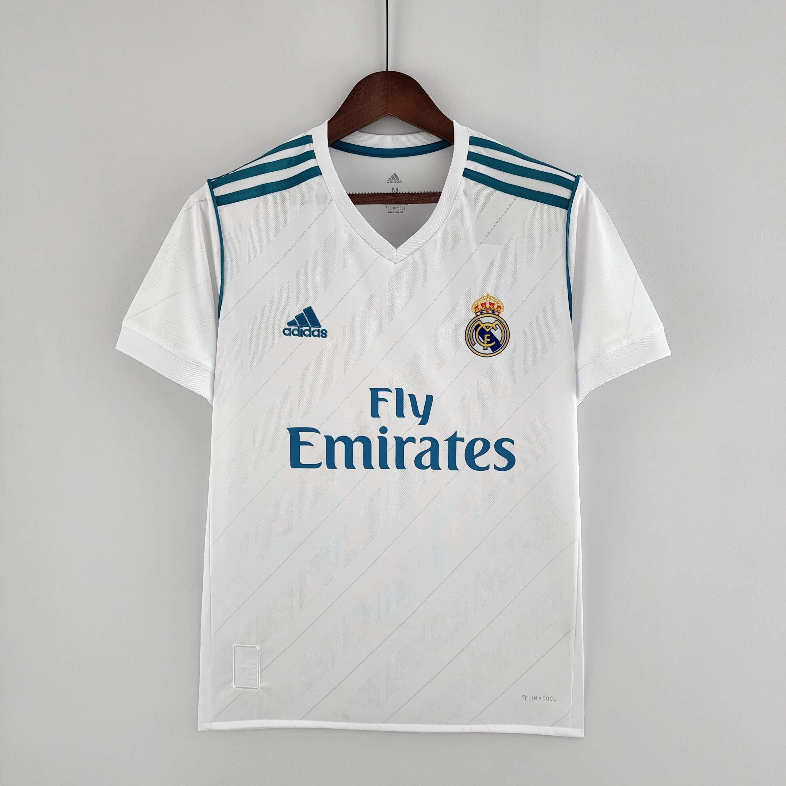 皇家马德里-2017-2018-主场球衣-scaled-1.jpg Real Madrid 2017 - 2018 Home Shirt - Image 1