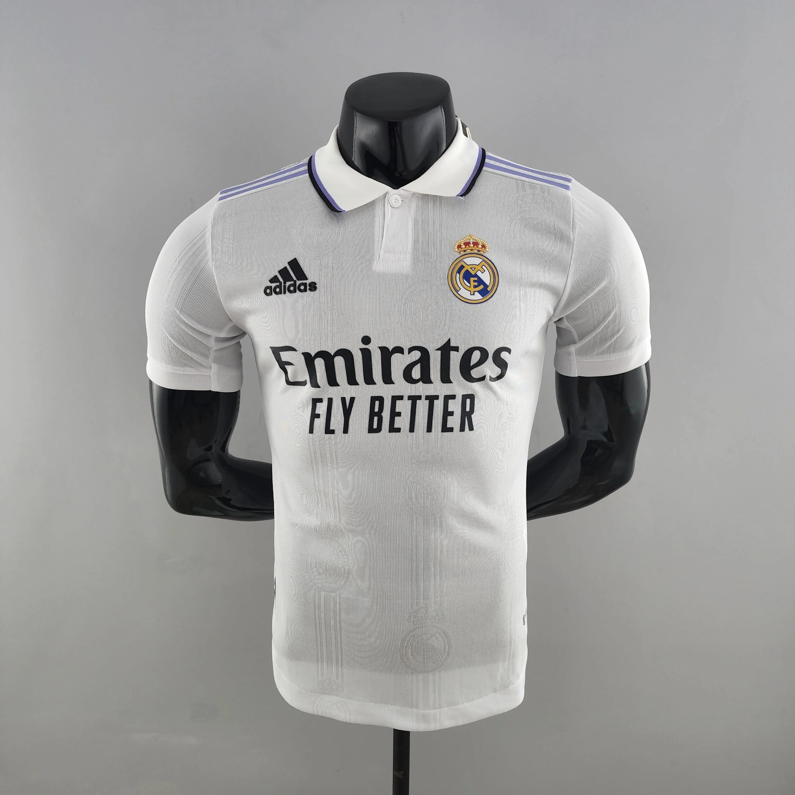 皇家马德里-2022-2023-赛季主场球衣-2-scaled-1.jpg Real Madrid home shirts for the 2022 - 2023 season - Image 1