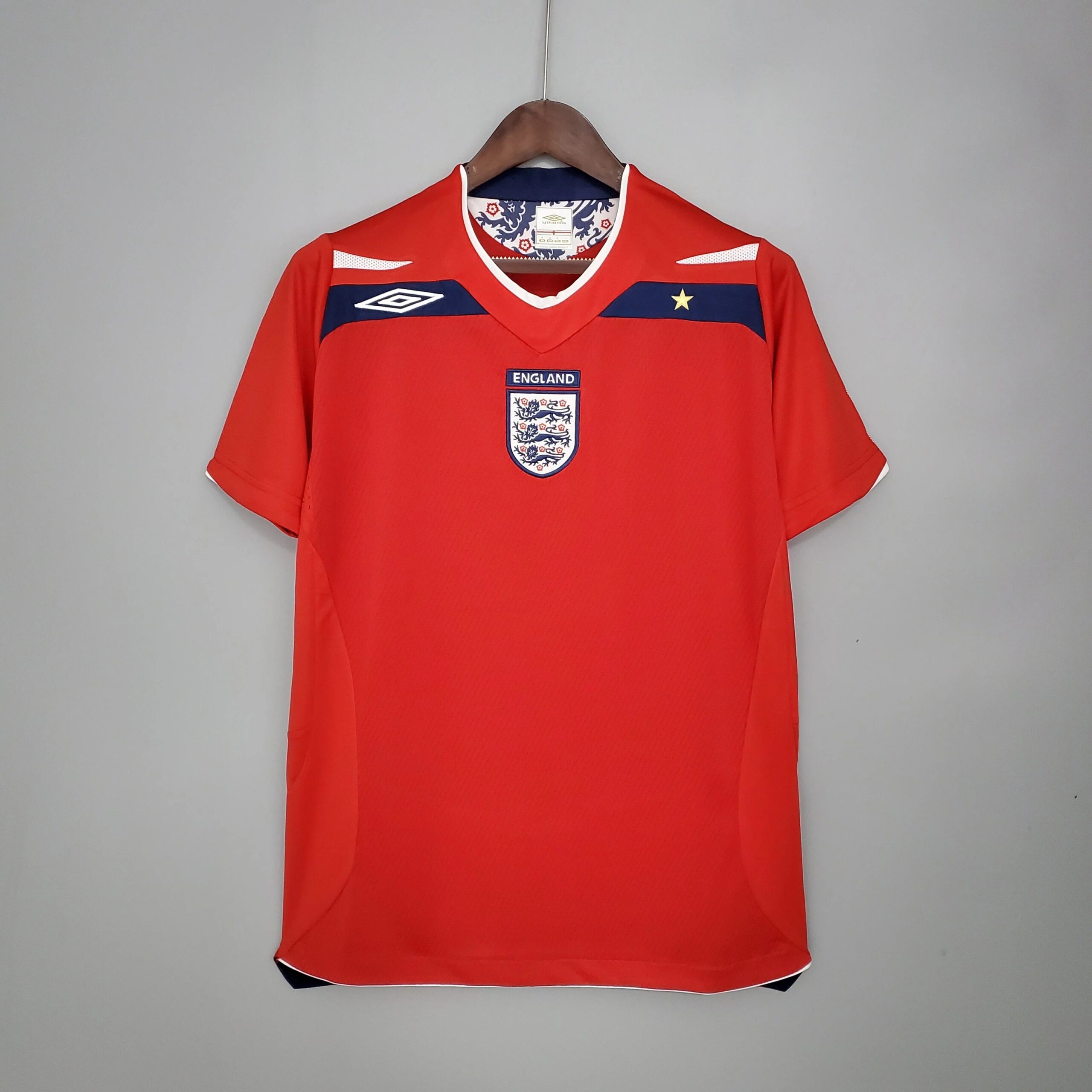 英格兰-2008-2009-客场球衣-3-scaled-1.jpg England 2008-2009 away shirt - Image 1