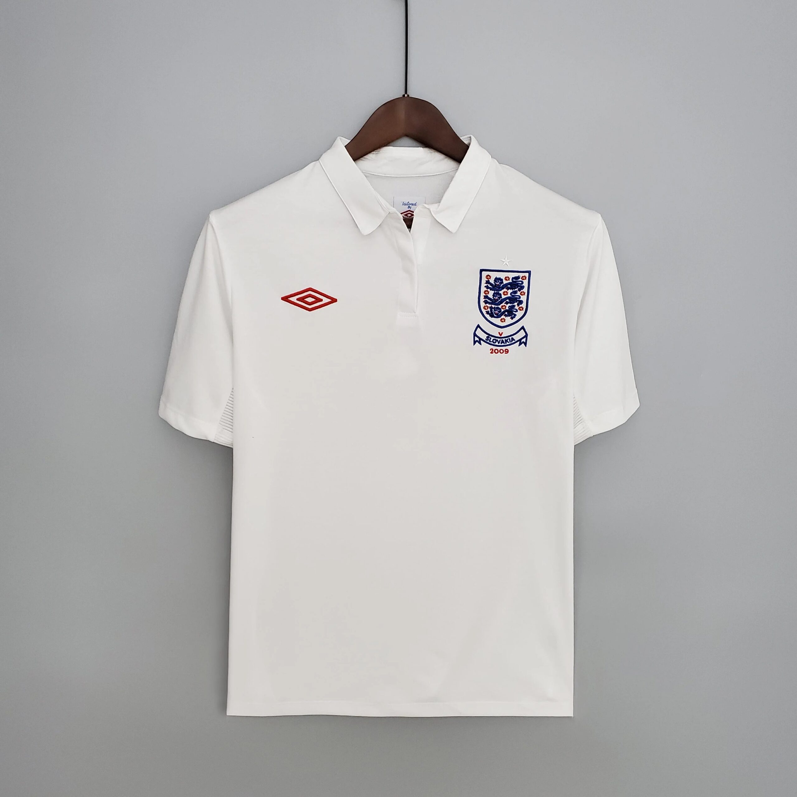 英格兰-2010-主场球衣_-1-scaled-1.jpg England 2010 home shirt - Image 1