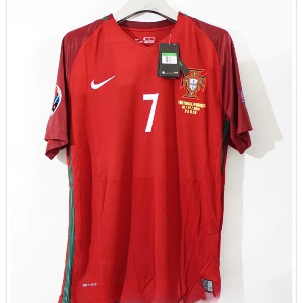 Portugal 2016 final home kit