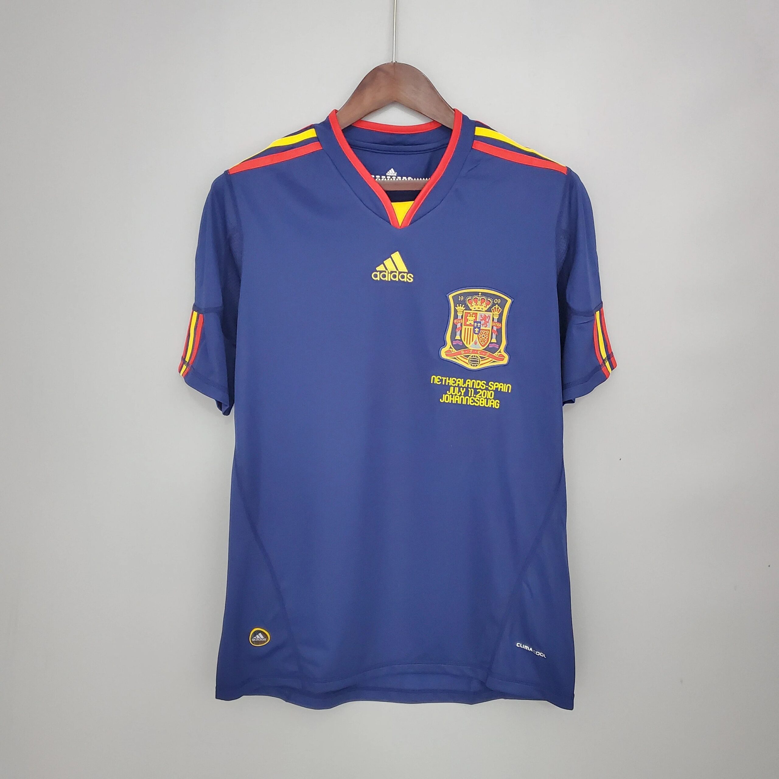 西班牙-2010-客场球衣-5-scaled-1.jpg Spain 2010 away shirt - Image 1